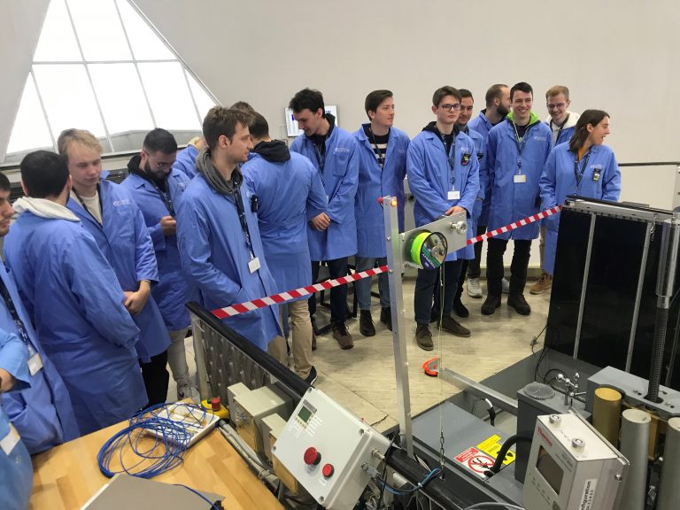 Študentje Fakultete za elektrotehniko obiskali raziskovalni reaktor