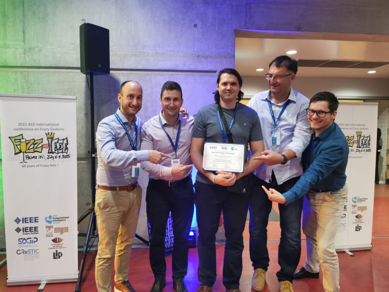 Miha Ožbot prejel nagrado za najboljši študentski članek na prestižni konferenci IEEE