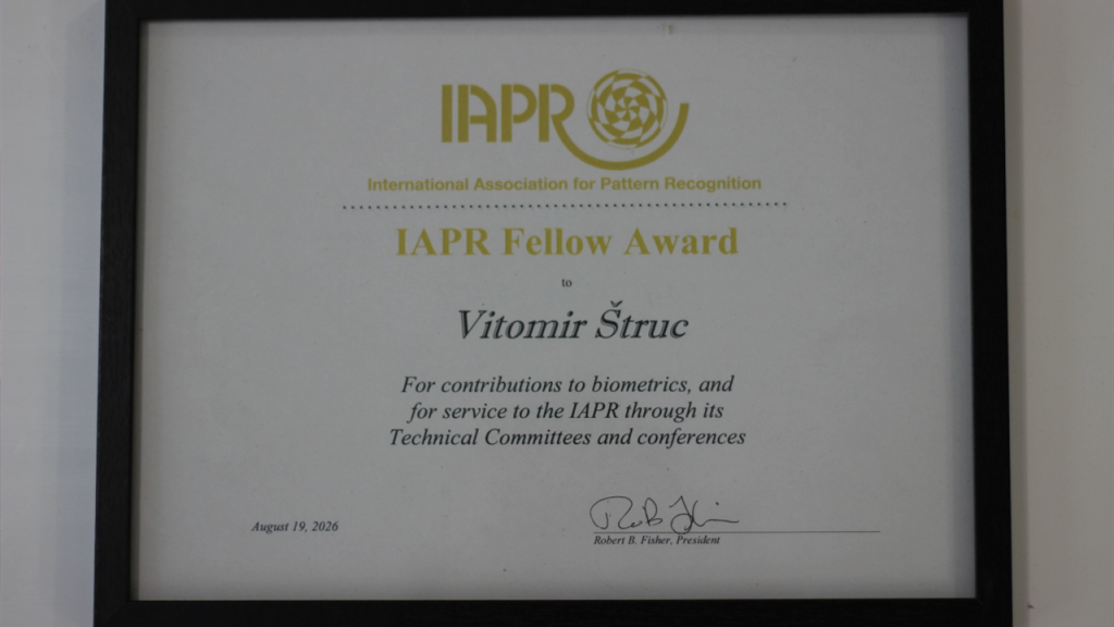 Priznanje IAPR Fellow Award.